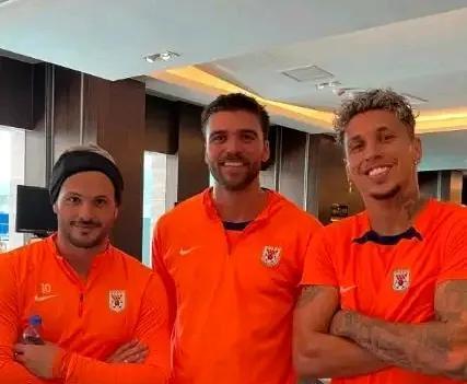 九游网页版入口-包含赛地聚焦：NBA季后赛赛前热度飙升；山东泰山回应争议；引发热议；球探报告显示潜力的词条