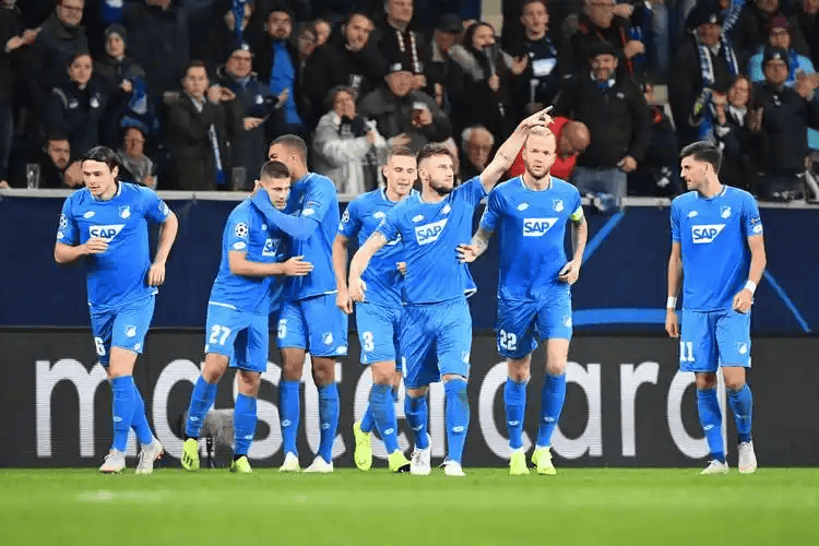 九游娱乐官网-关于转会期德甲焦点战，勒沃库森调整名单，话题不断，轮换策略成焦点的信息