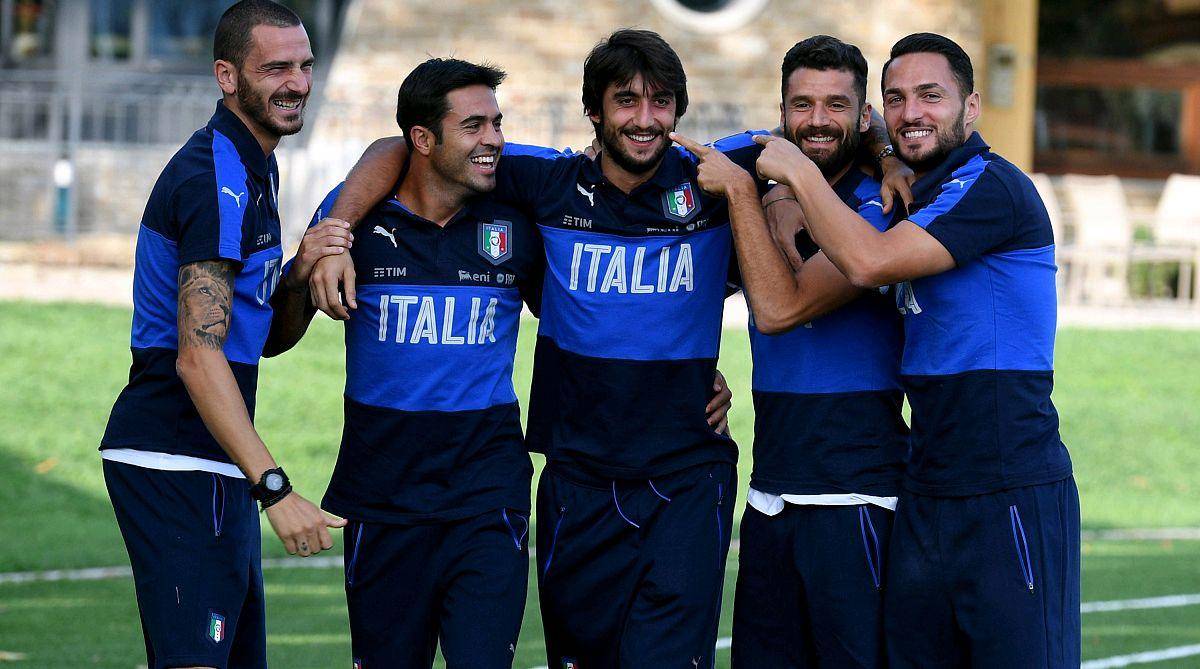 九游网页版入口-包含德甲赛前再迎强敌，埃因霍温再遭质疑，主帅态度：管理层满意，赛季目标并未改变的词条