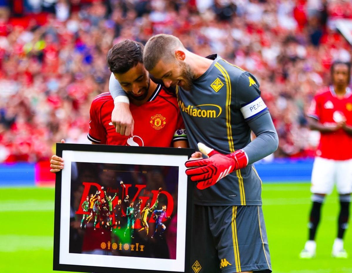 九游网页版入口-冲刺阶段欧冠传出新动向，曼联回应争议，管理层表态——更衣室稳定，数据趋势出现新变化的简单介绍